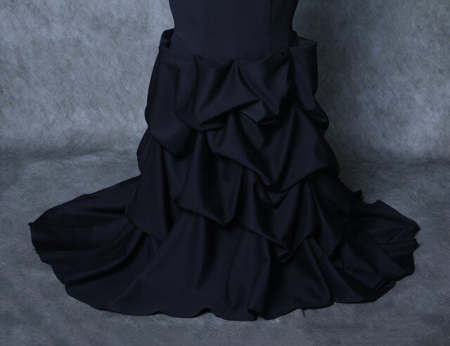 エレガント パーティードレス ブラック ベアトップ デザイン感