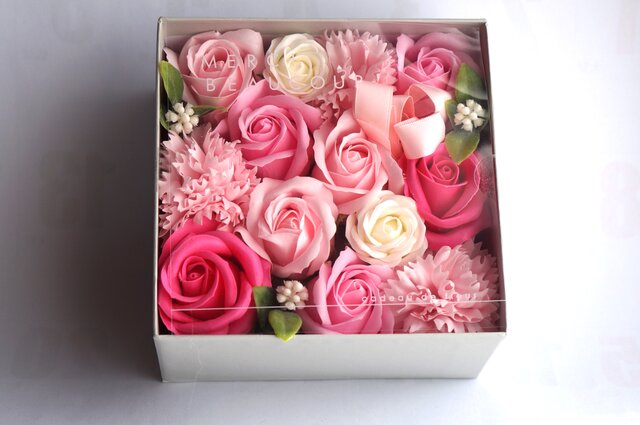 半額 ソープフラワー フラワーアレンジメント ユリ バラ ピンク 白 半額 ソープフラワー フラワーアレンジメント ユリ バラ ピンク