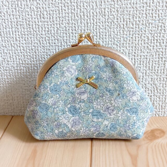 薔薇柄＆りぼん がま口ポーチ 10cm口金 バラ ブルー 618 | iichi 日々