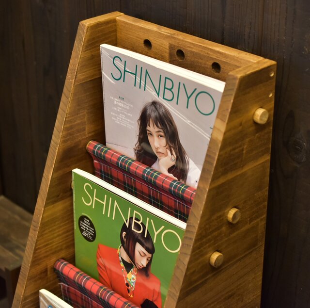 布が柔らかさを木目が落ち着いた感じを取替の出来る【A4サイズ対応