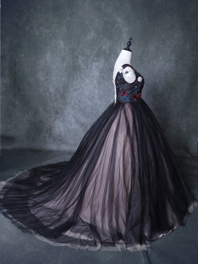 レディースエレガント カラードレス 黒 キラキラ光る刺繍 Vネック 編み上げ クラシカル