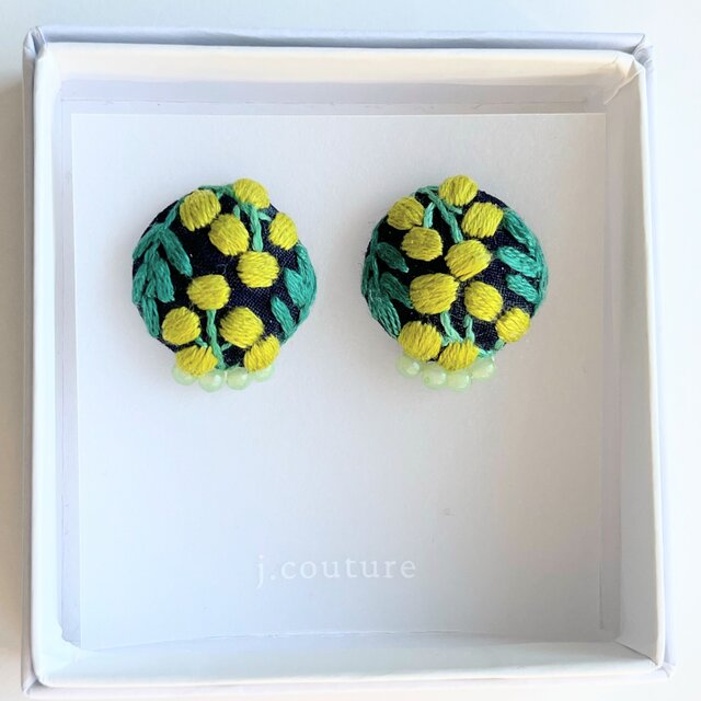 ミモザの刺繍ピアス(botanical）#225