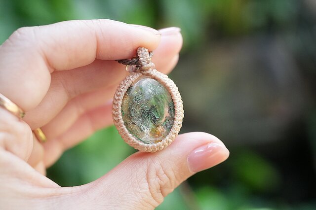 マクラメ　ネックレス　ギラライト 緑の小島☆クローライトインガーデンクォーツ マクラメネックレス1415