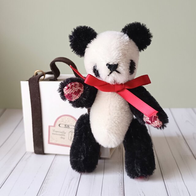 特集掲載 定番】こぎん刺しのパンダのぬいぐるみ 黒白（あやめ