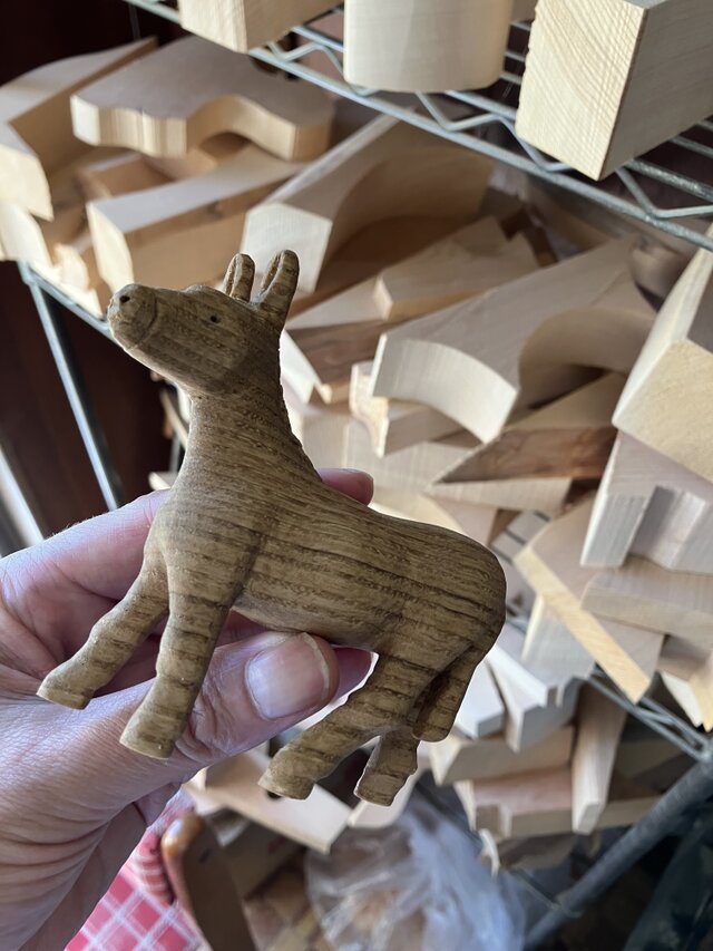 木製彫刻ロバ | iichi 日々の暮らしを心地よくするハンドメイドや