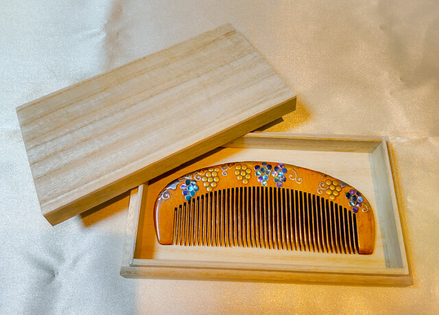 蒔絵櫛 葡萄Ⅲ | iichi 日々の暮らしを心地よくするハンドメイドや