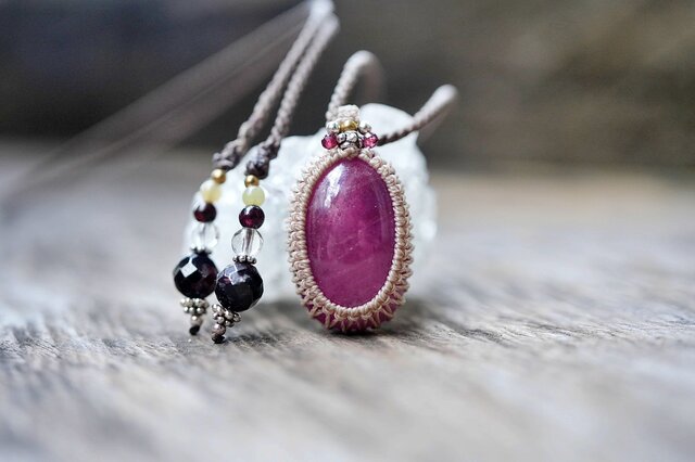 スタールビーのマクラメネックレス スタールビー アメジスト マクラメネックレス 月と宝石果実