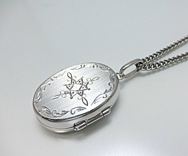 手彫り】『遺骨入れ＆ロケットペンダント』シルバー製/楕円形 ◎遺骨と