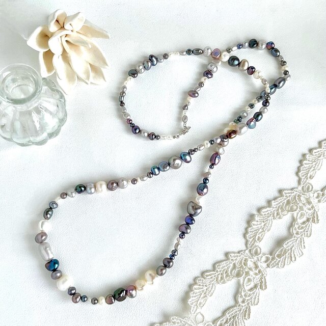 バロック淡水真珠のロングネックレス・モノトーン