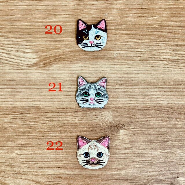 猫さん刺繍とカップケーキのバッグチャーム♡ | iichi 日々の暮らしを