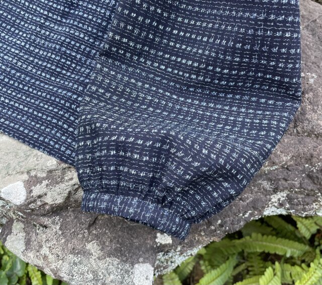 浴衣リメイク ふんわり袖のブラウジングブラウス 秋  九分袖 着物リメイク ブラウス 着物リメイクふんわり袖のブラウス⁄絣⁄袖