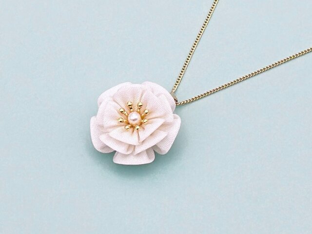 ふんわり八重桜の純白ネックレス♡ /白 ホワイト つまみ細工 和 春 袴