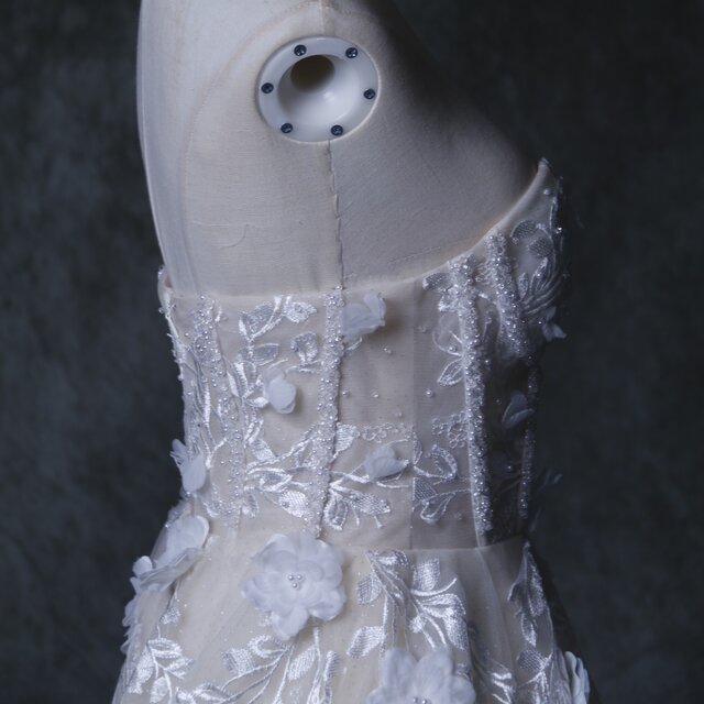 美品！ウェディングドレス 3D立体レース刺繍 花モチーフ ベージュ ...