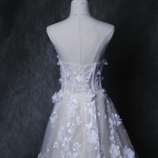 美品！ウェディングドレス 3D立体レース刺繍 花モチーフ ベージュ ビーズ キラキラチュール