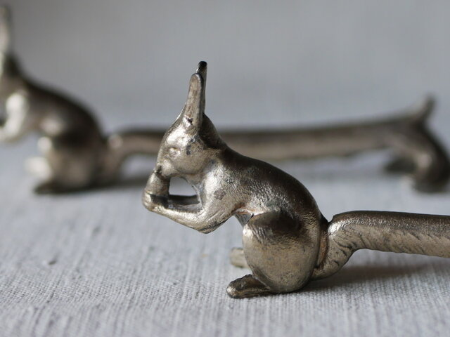 カトラリーレスト りす リス フランスアンティーク ブロカントのある