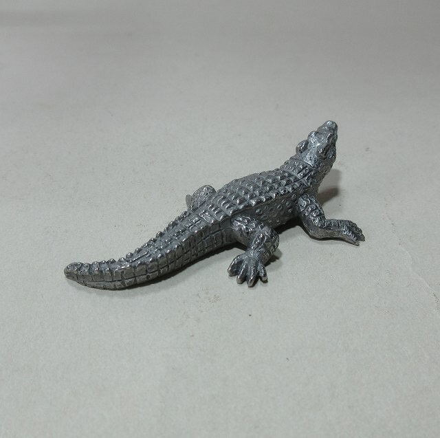 ワニ皮製ワニ型レイアウト用品 約60cm Amazon.co.jp: ワニ風水装飾品本物のワニ両生類爬虫類標本の装飾