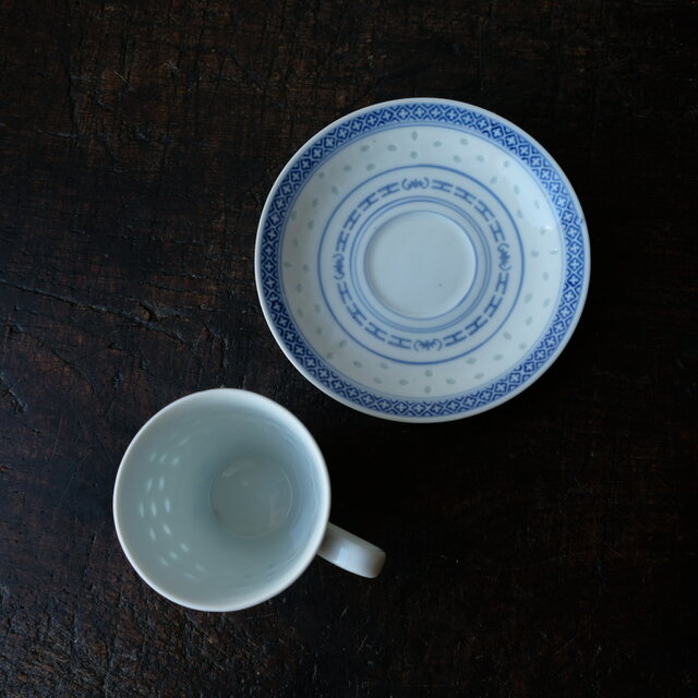 美しいフォルム◇中国景徳鎮 蛍焼 デミタスカップ＆ソーサー
