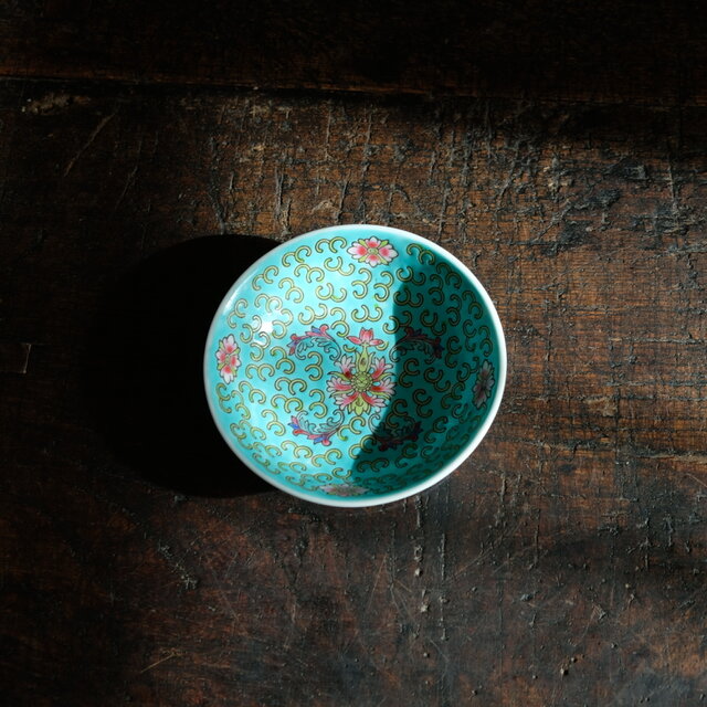 ビビット調のカラーで可愛い◆中国景徳鎮　花文色絵小皿　中華料理　チャイナレトロ　シノワズリ