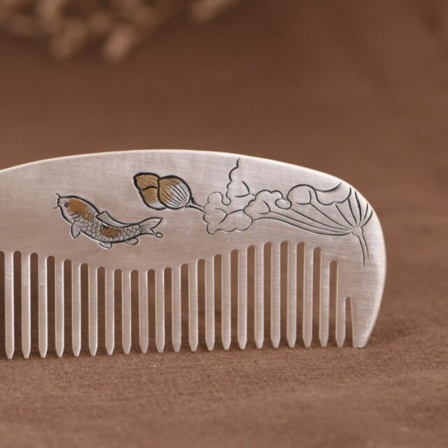 蓮と鯉の純銀櫛 - 日本の美意識と伝統を象徴した髪飾りK101 | iichi