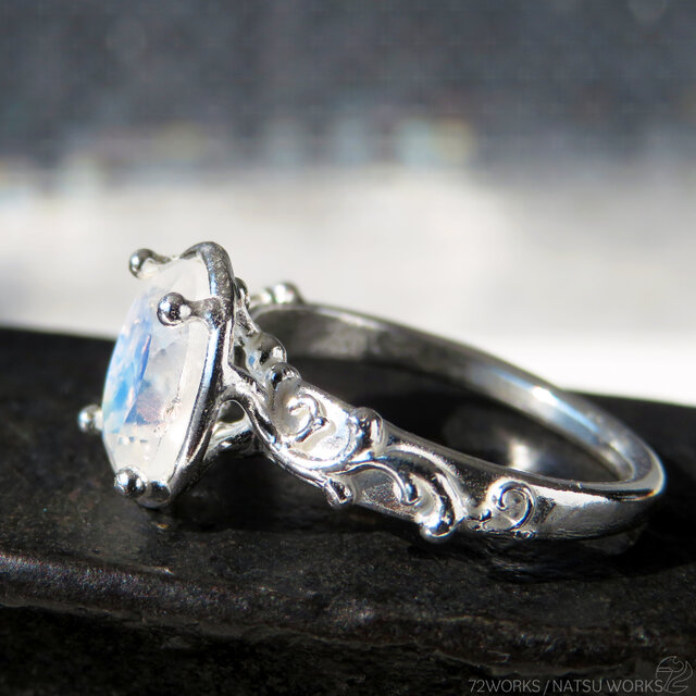 ホワイト ラブラドライト リング / White Labradorite Ring | iichi