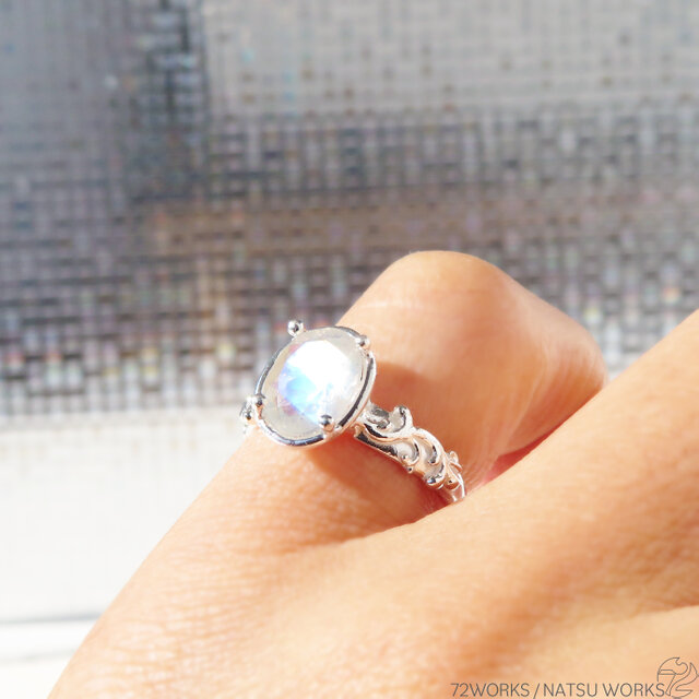 ホワイト ラブラドライト リング / White Labradorite Ring | iichi
