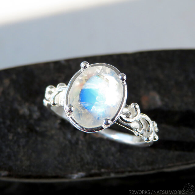 ホワイト ラブラドライト リング / White Labradorite Ring | iichi 
