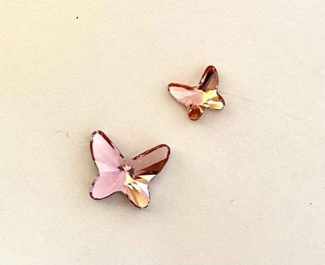 DANIEL SWAROVSKI 蝶のブローチ 紫 ピンク 稀少品 保証書付き DANIEL SWAROVSKI CRYSTAL PARADISE | BUTTERFLY FUSCHIA MAGNET