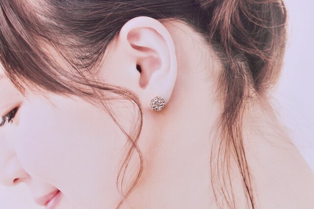 シャンパンベージュ パヴェボールピアス パールキャッチ ダブルボール