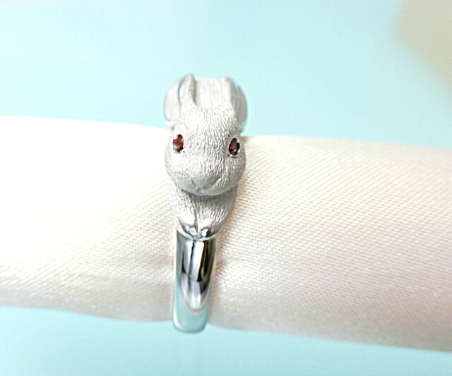 シルバー製天然シトリン入り・うさぎリング /11月の誕生石 【あなた