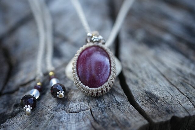 ルビー　マクラメ　ペンダント さくらんぼ果実☆ルビー マクラメネックレス1494 | iichi 日々の暮らし