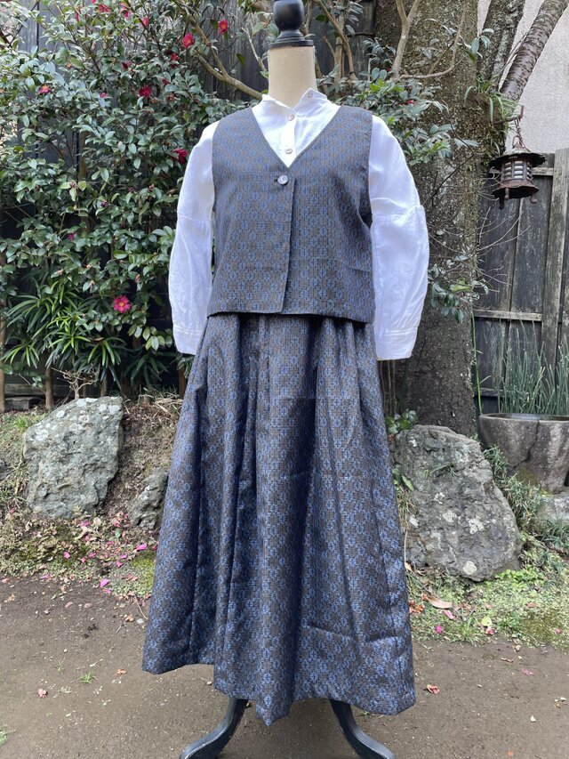 琉球絣 着物リメイク ベストとパンツのセットアップ - 着物・浴衣