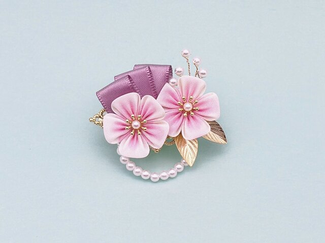 はんなり桜のブローチ♡手染めシルク /ピンク つまみ細工 和