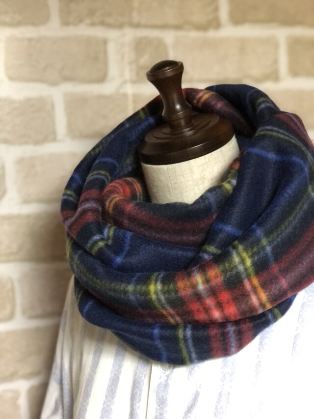 ボリュームたっぷり❣️フリースのあったかスヌード❤️ネイビー・レッドタータンチェック