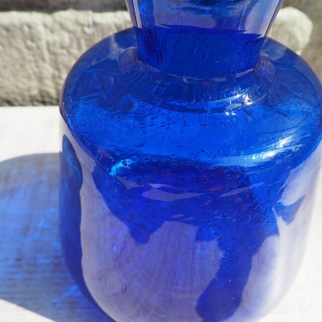 濃厚ブルーのフラワーベース／青色／花瓶／エリックホグラン／ガラス 