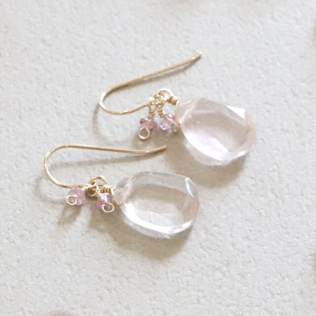 桜の花びら ピアス／イヤリング｜天然石 ローズクォーツ｜14Kgf｜ー