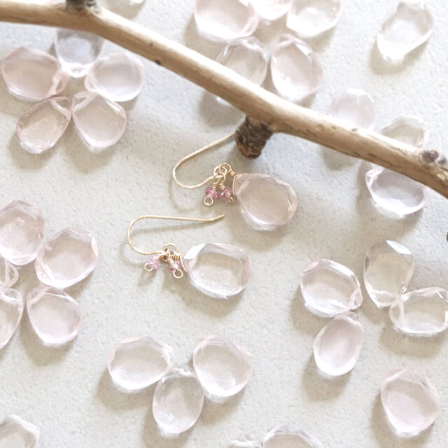 桜の花びら ピアス／イヤリング｜天然石 ローズクォーツ｜14Kgf｜ー