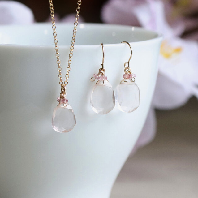 桜の花びら ピアス／イヤリング｜天然石 ローズクォーツ｜14Kgf｜ー