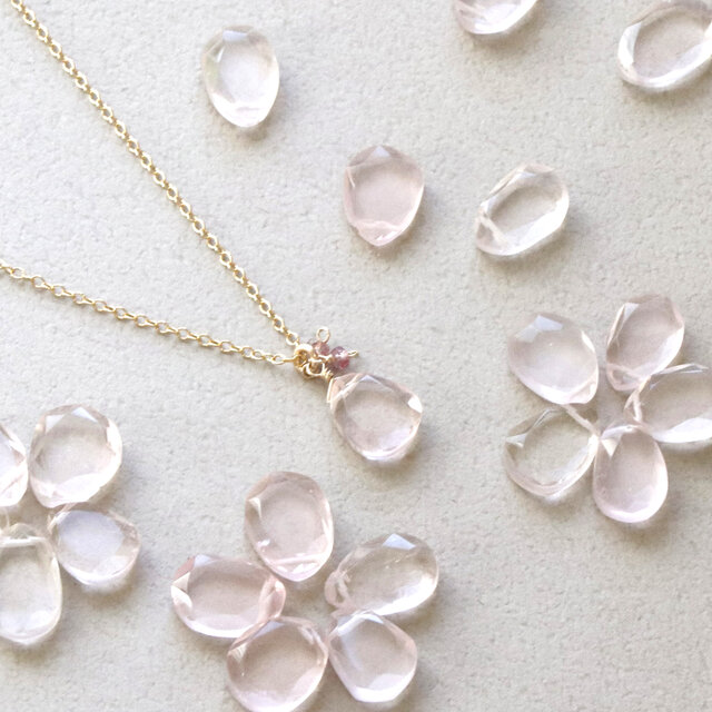 桜の花びら ネックレス｜天然石 ローズクォーツ｜14Kgf｜ー Sakura ー