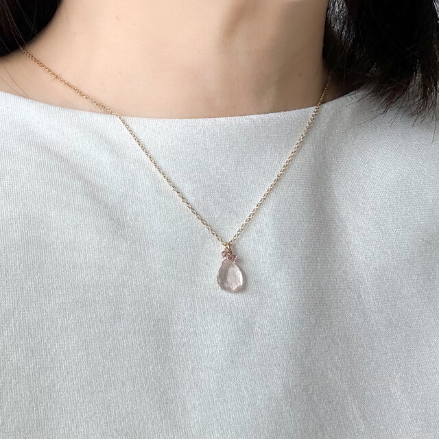 桜の花びら ネックレス｜天然石 ローズクォーツ｜14Kgf｜ー Sakura ー