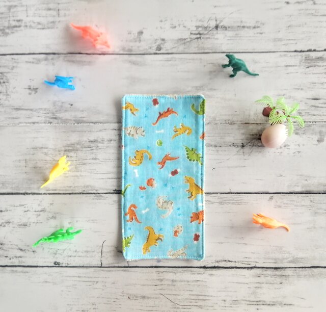 いろんな恐竜 ハーフハンカチ 2つ折りハンカチ ガーゼハンカチ タオル