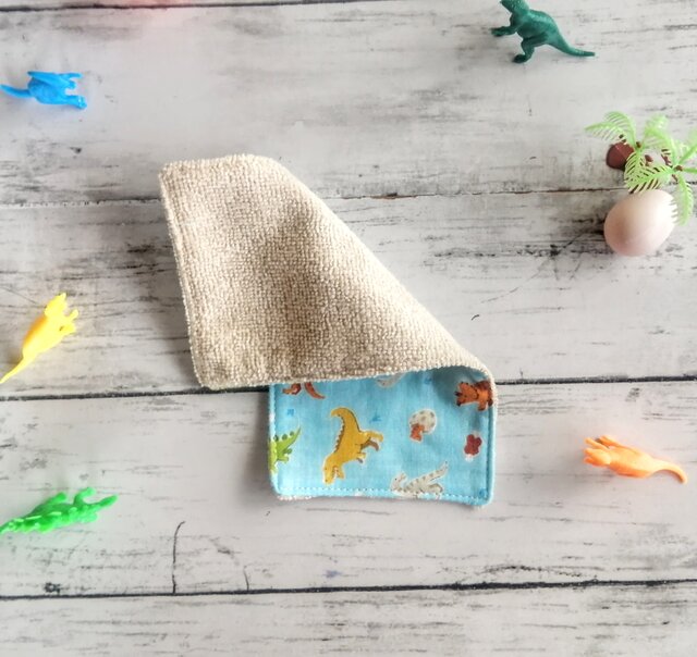 いろんな恐竜 ハーフハンカチ 2つ折りハンカチ ガーゼハンカチ タオル