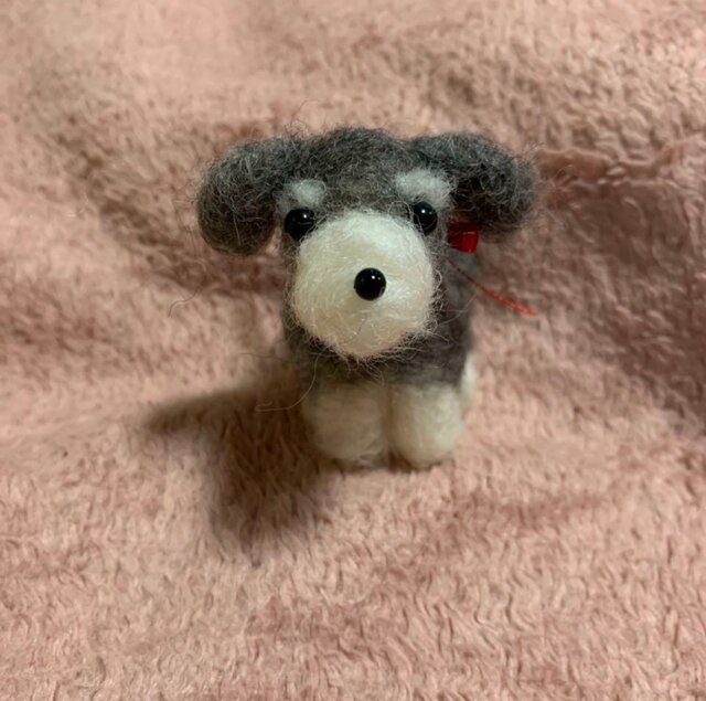 羊毛フェルトハンドメイドシュナウザー | iichi 日々の暮らしを