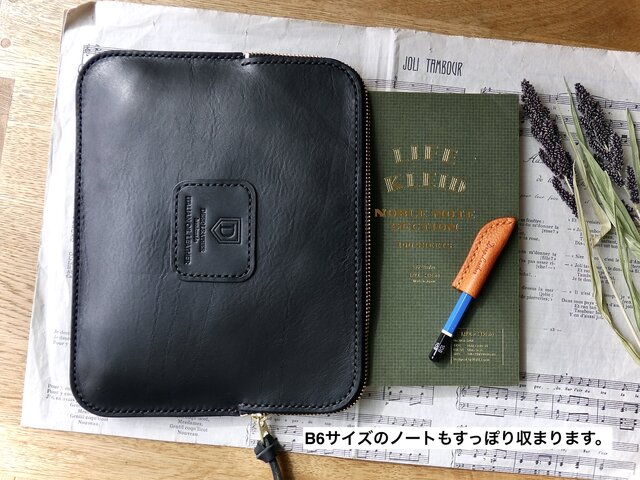 イタリア革のフラットポーチ／ブラック | iichi 日々の暮らしを