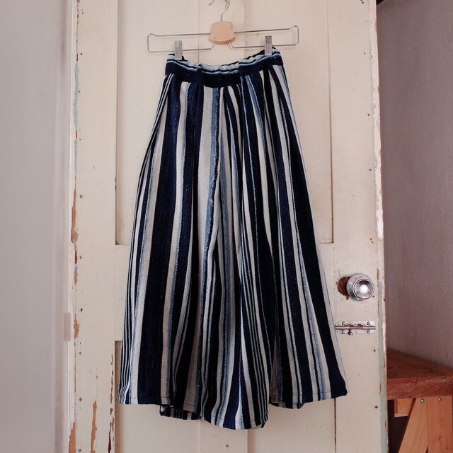 ブルキナファソ　ダフィン族の伝統藍染スカート