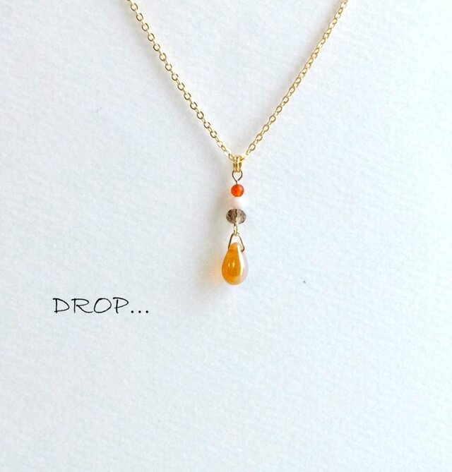 d85-157【サファリオレンジ】チェコドロップと【カーネリアン】のアレンジネックレス