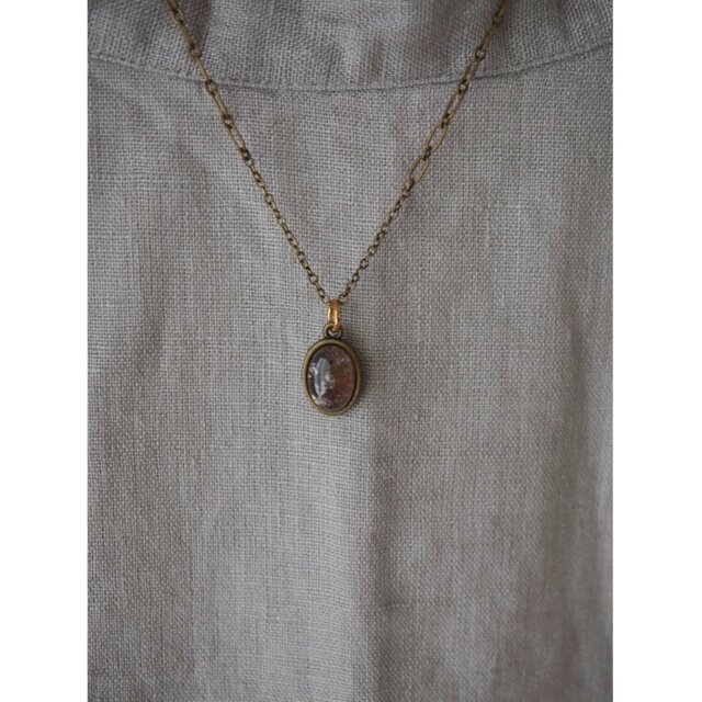 愛しい守り石 -ストロベリークォーツの大粒ペンダント