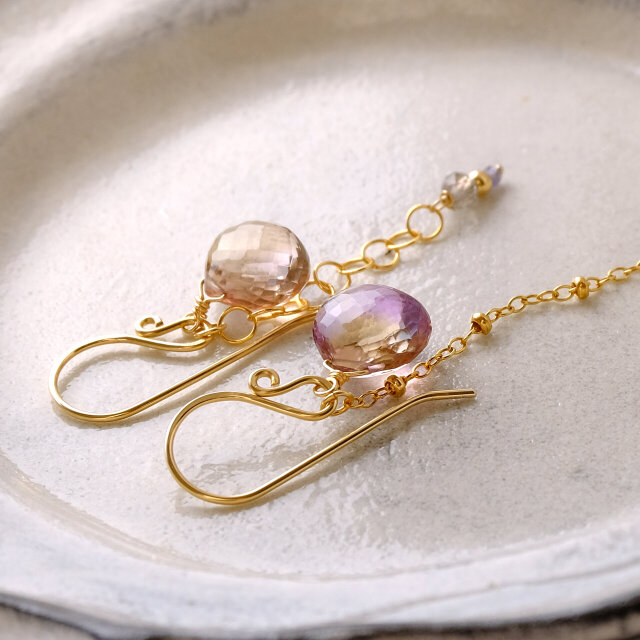 アシンメトリーカラーのアメトリンピアス