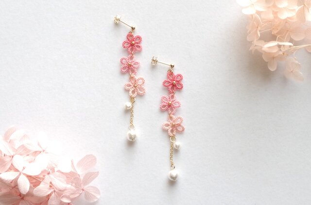 受注製作】タティングレースの小花とコットンパールのピアス〈桜