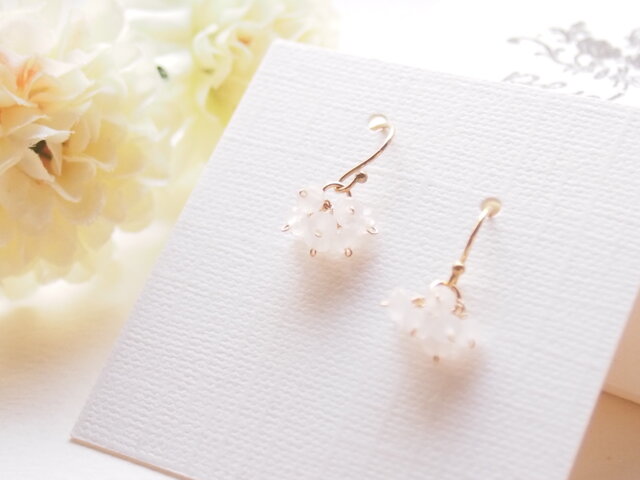 小さな桜（ピアス（14kgf）／イヤリング） | iichi 日々の暮らしを