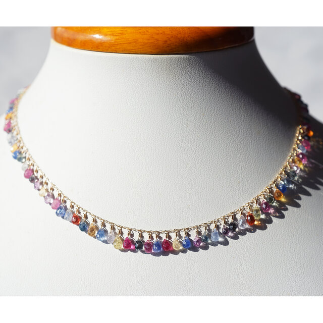 K18★100粒のサファイアによる極上ブリオレット・ビブネックレス　～Terra